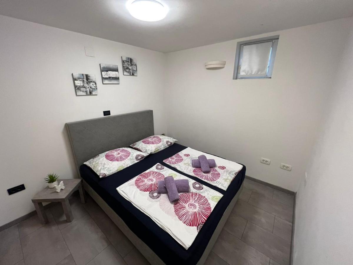 Apartman Pako I Ivano 诺维·维诺多尔斯基 外观 照片