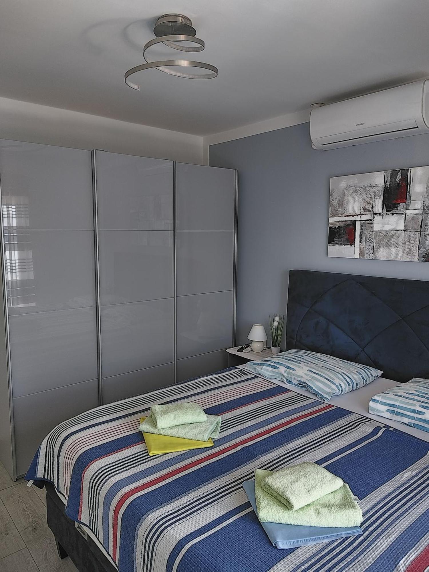 Apartman Pako I Ivano 诺维·维诺多尔斯基 外观 照片